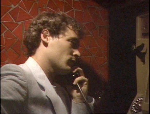 Robert au téléphone